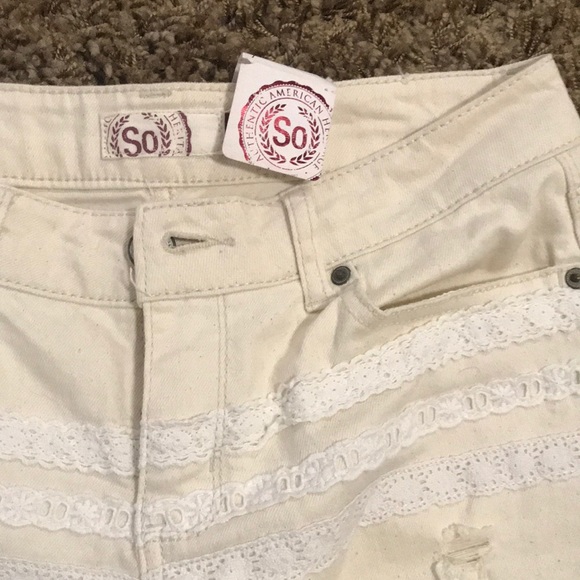 Shorts - Picture 2 of 3